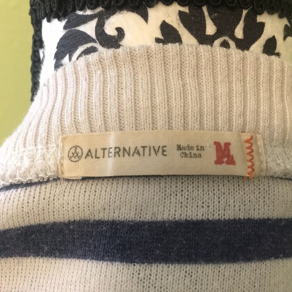 Ladies Sz M l/s striped shirt GUC - Picture 3 of 3